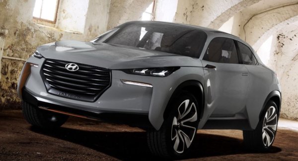 Какво общо имат самолетите с това? В случая с концепцията Intrado, която дебютира на автомобилното изложение в Женева през 2014 г., има много общо с това, защото буквално авиационният термин intrado означава долната част на крилото, която създава повдигане и позволява на самолета да излита.
Този кросоувър е първият концептуален автомобил, създаден под ръководството на главния дизайнер Питър Шрайер. И този компактен SUV отразява точно как Шрайер си представя автомобил Hyundai в бъдещето, а новата концепция по това време официално се нарича Flowing Lines 2.0.
